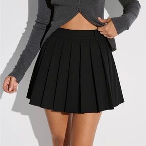 Commense Black Mini Pleated Skirt